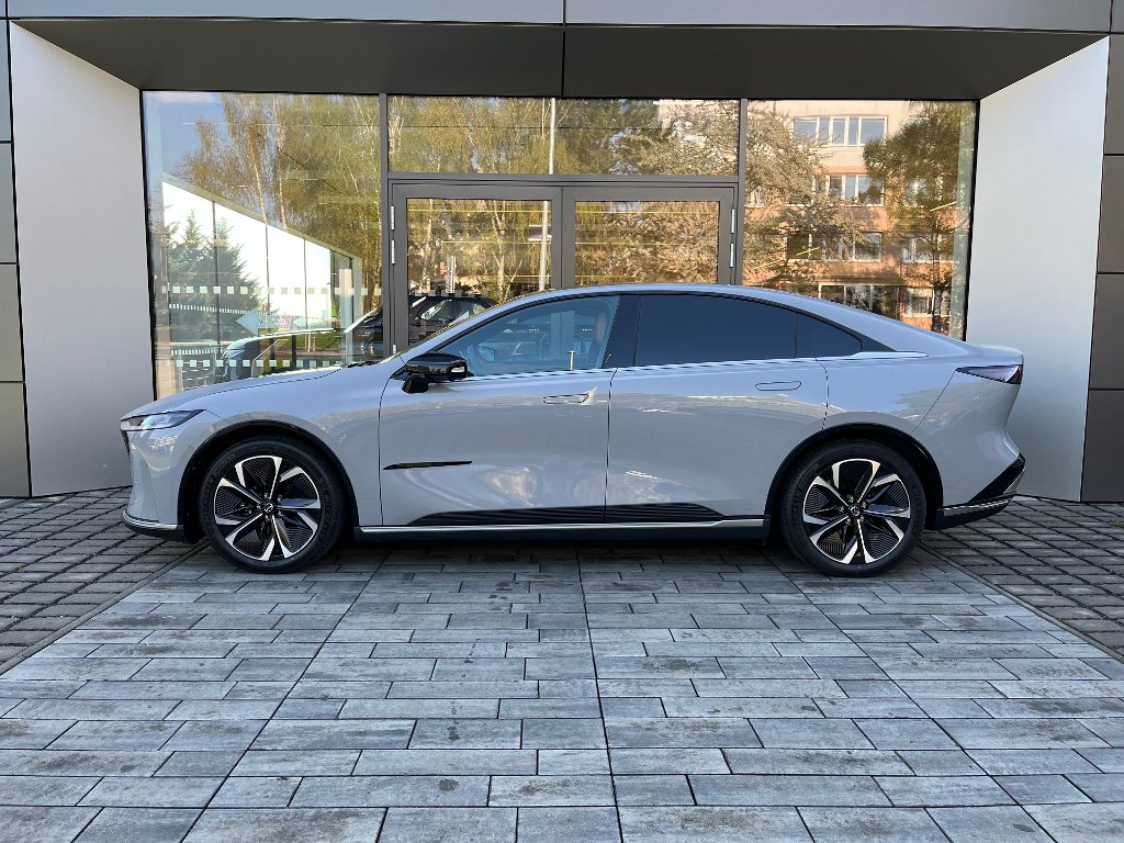 Mazda 6e