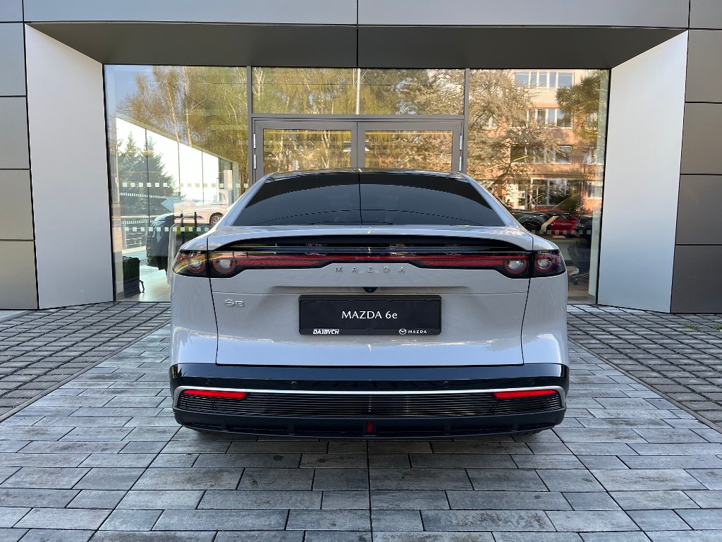 Mazda 6e