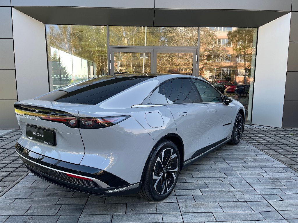 Mazda 6e
