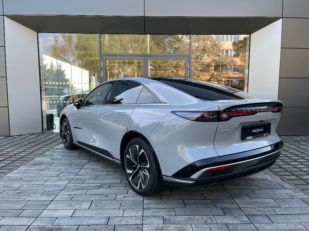 Mazda 6e