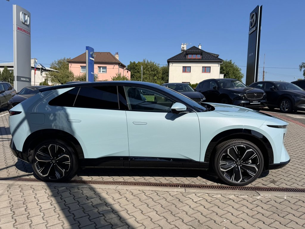 Mazda CX-6e