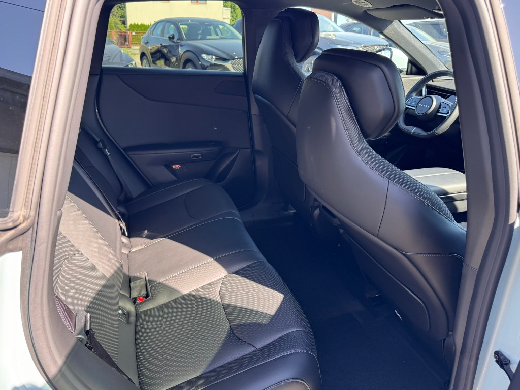 Mazda CX-6e
