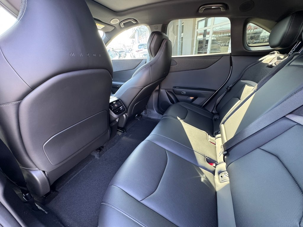 Mazda CX-6e
