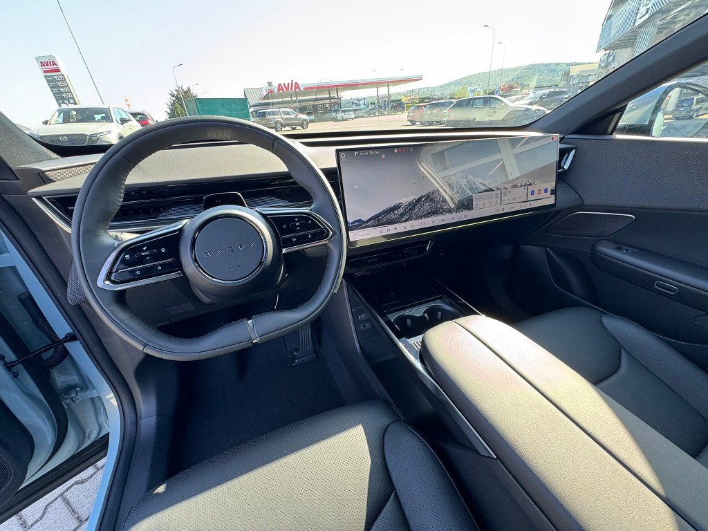 Mazda CX-6e
