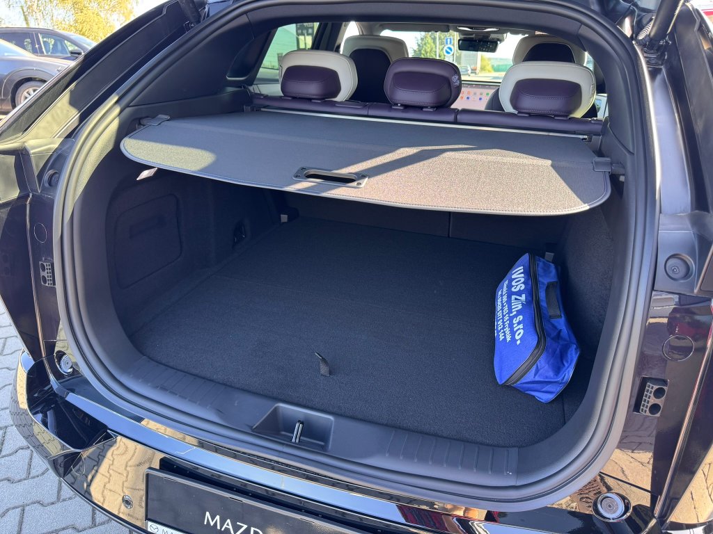 Mazda CX-6e