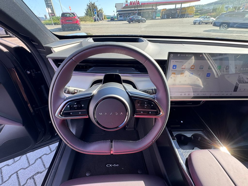 Mazda CX-6e