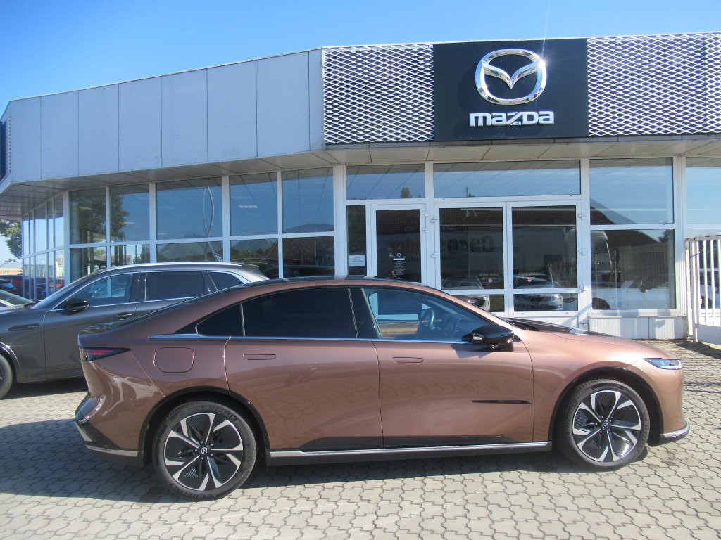 Mazda 6e