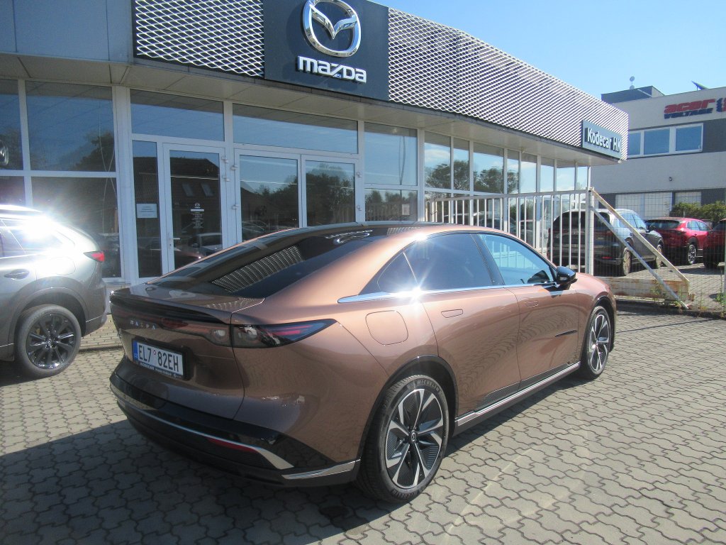 Mazda 6e