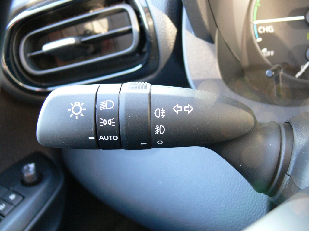 Mazda 2 Hybrid