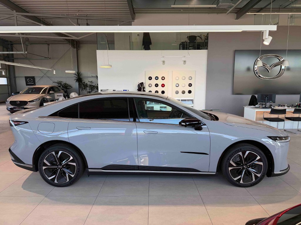 Mazda 6e