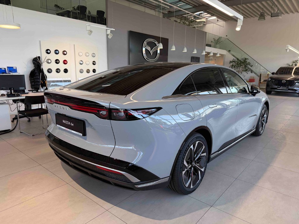 Mazda 6e