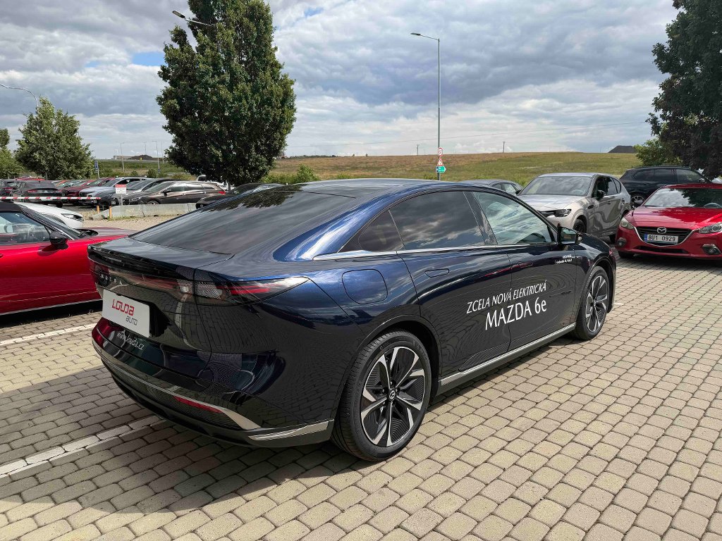 Mazda 6e