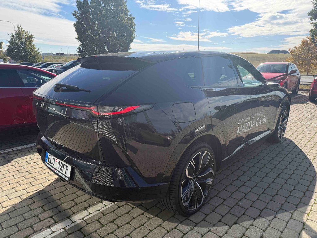Mazda CX-6e