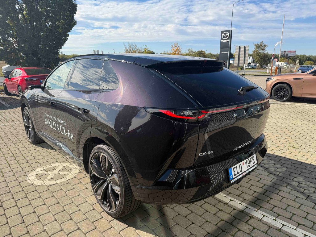 Mazda CX-6e