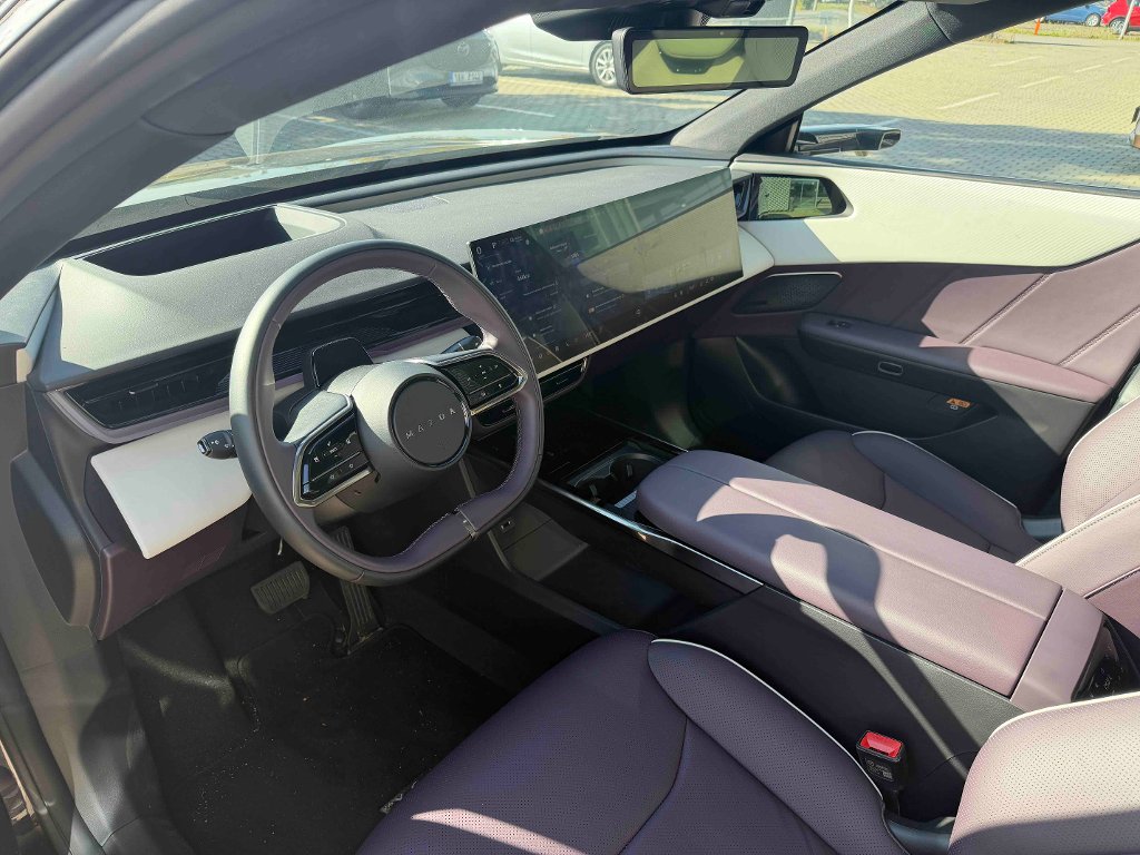 Mazda CX-6e