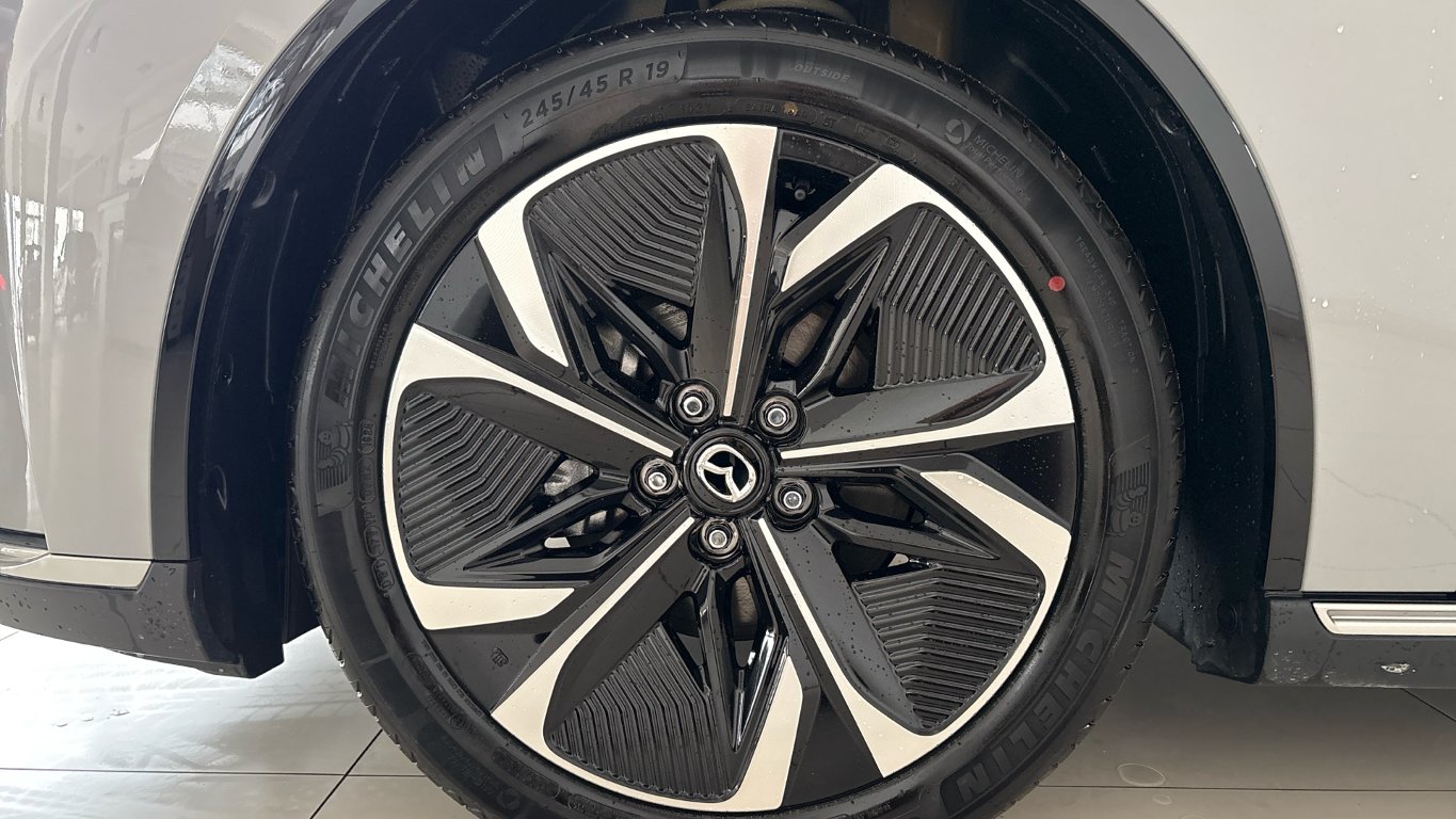 Mazda 6e