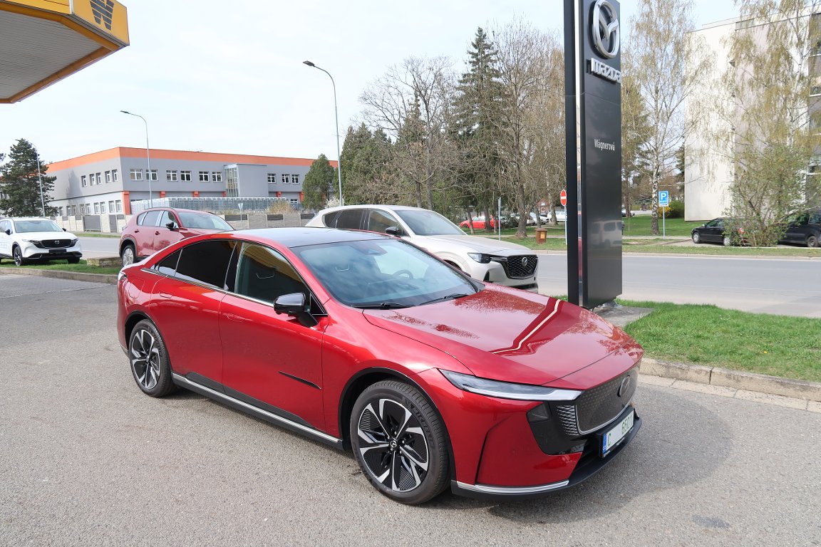 Mazda 6e