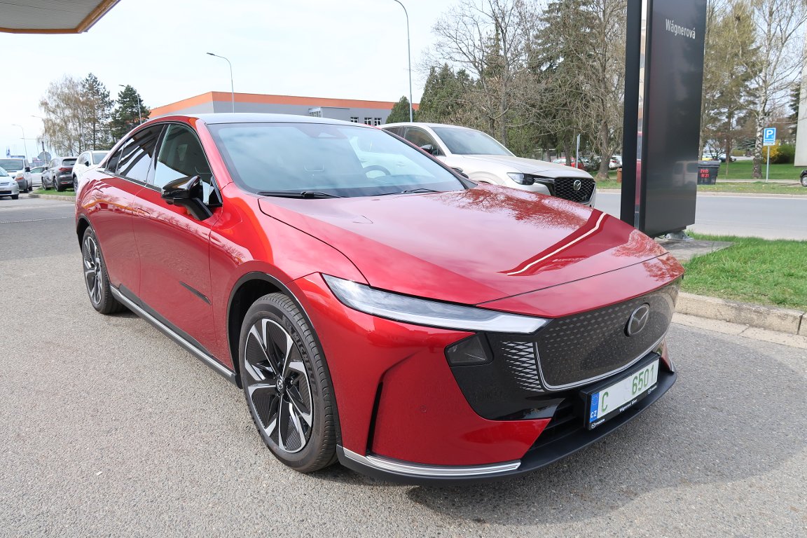 Mazda 6e