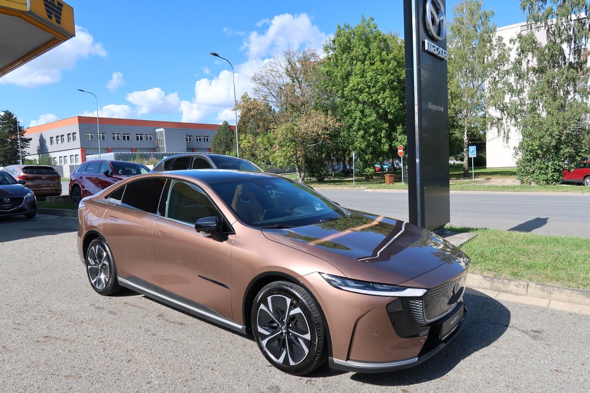 Mazda 6e
