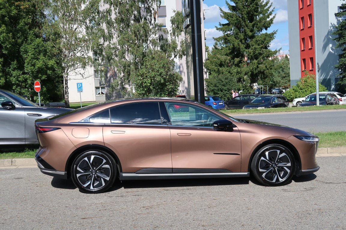Mazda 6e