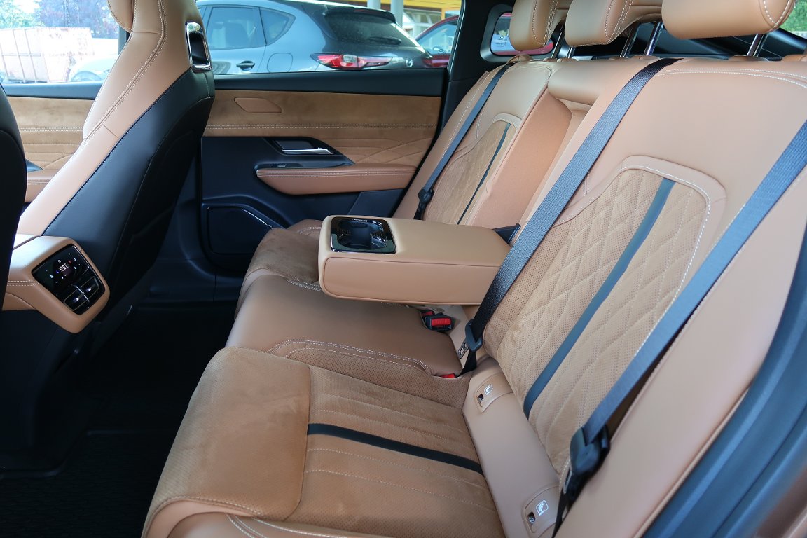 Mazda 6e