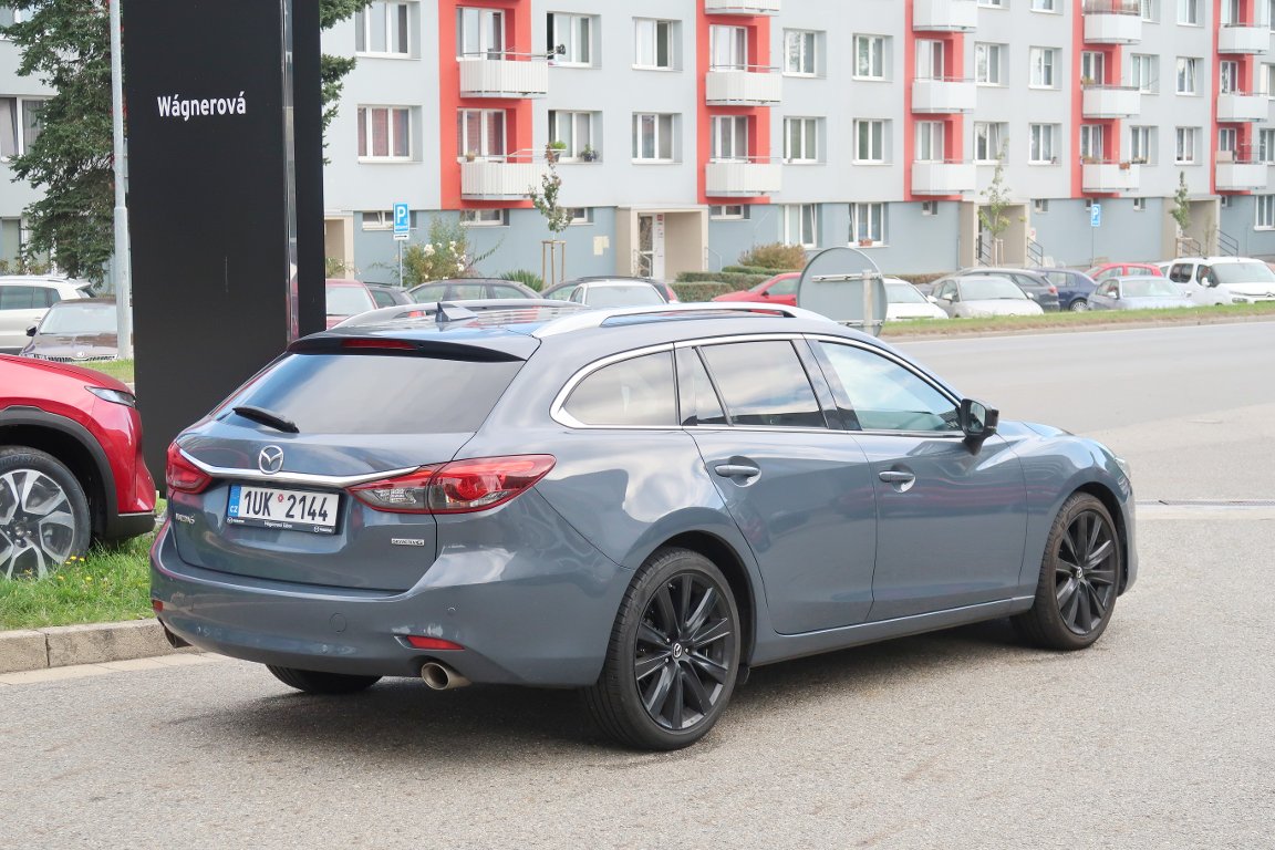 Mazda 6