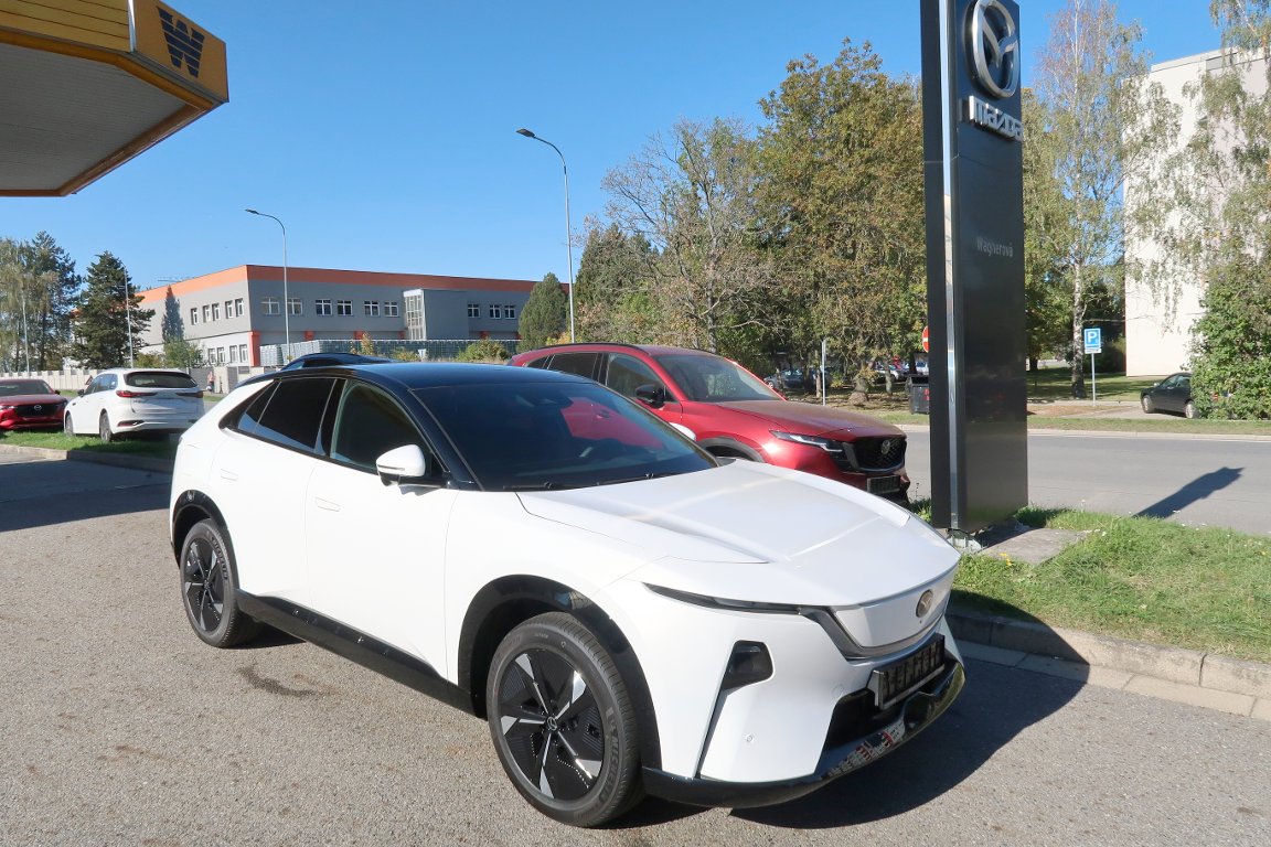 Mazda CX-6e