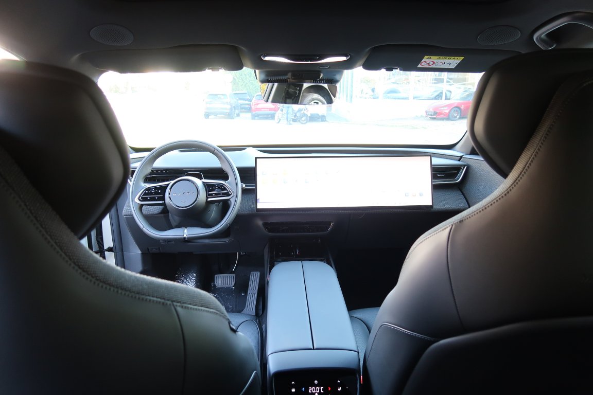 Mazda CX-6e