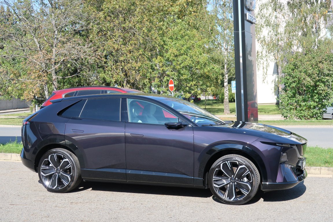 Mazda CX-6e