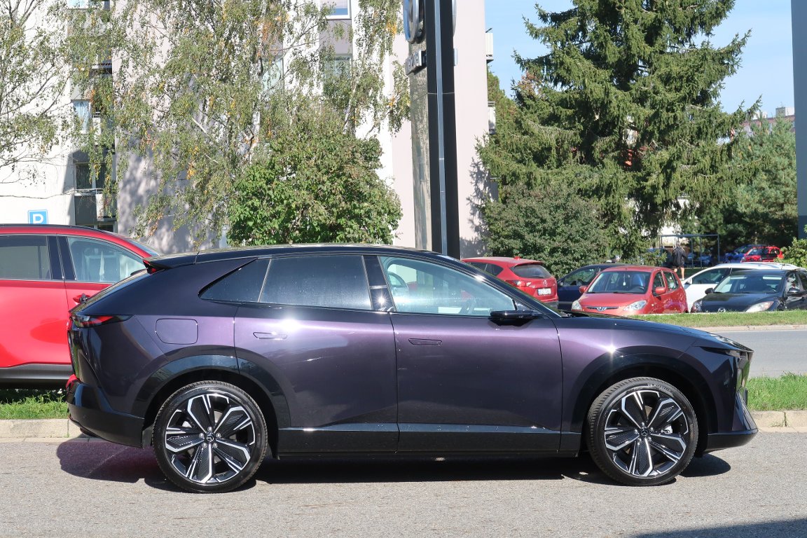 Mazda CX-6e