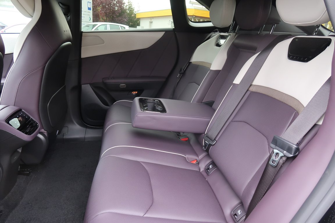 Mazda CX-6e