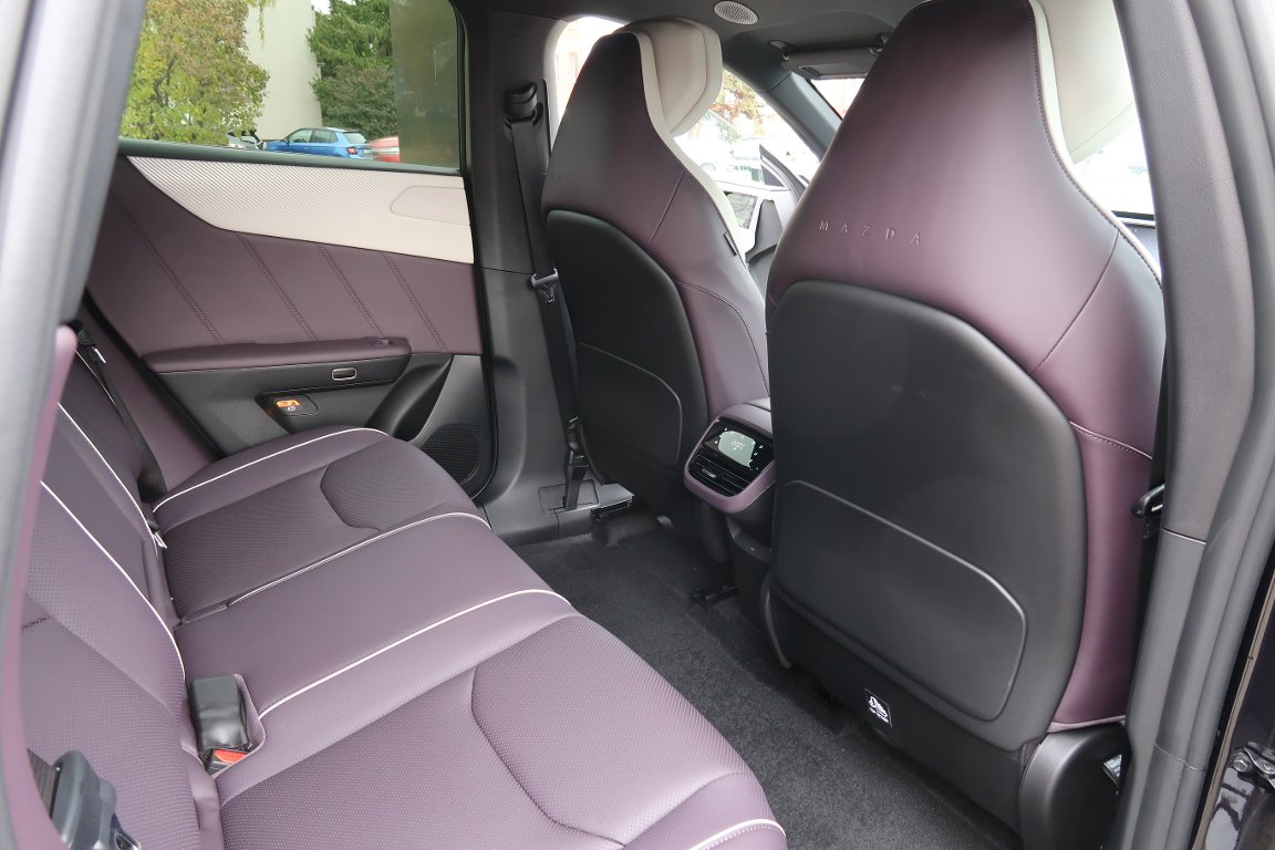 Mazda CX-6e