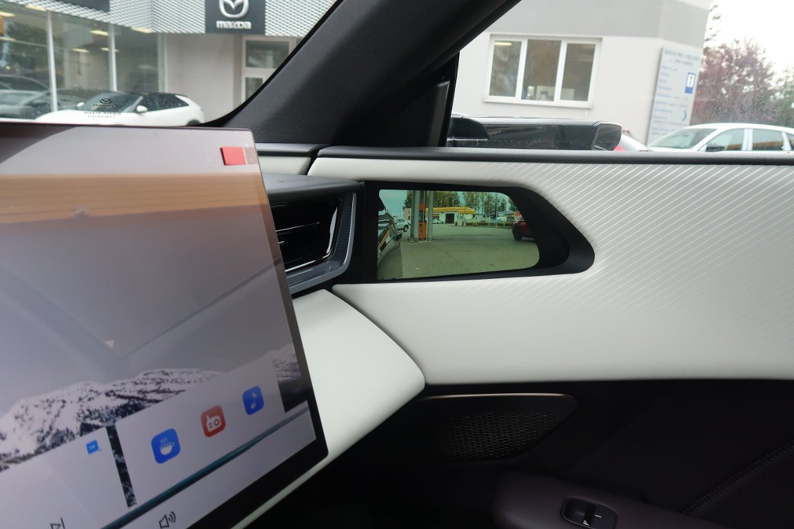Mazda CX-6e