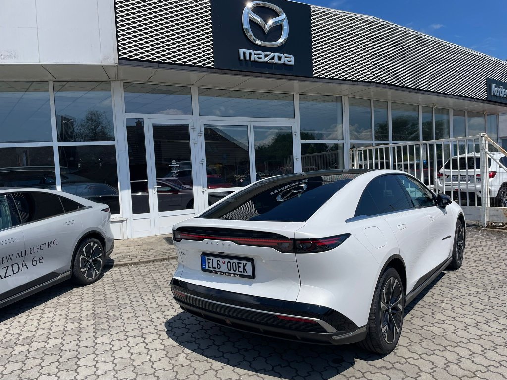 Mazda 6e