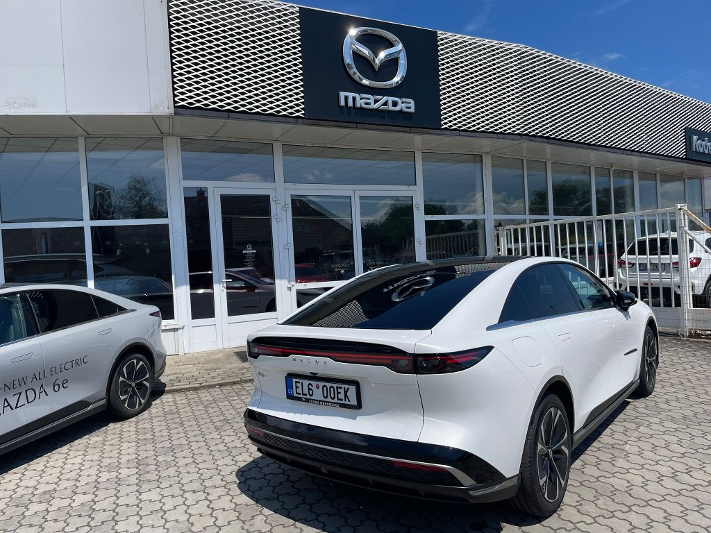 Mazda 6e