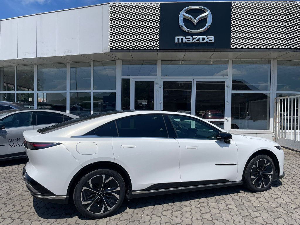 Mazda 6e