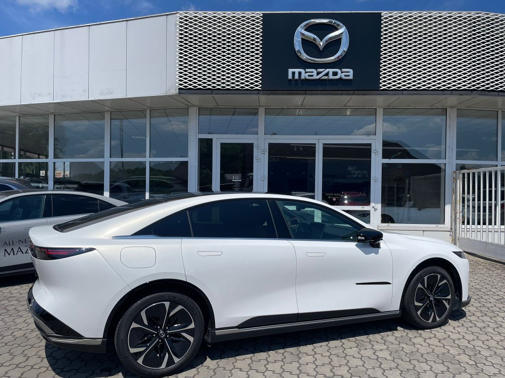 Mazda 6e