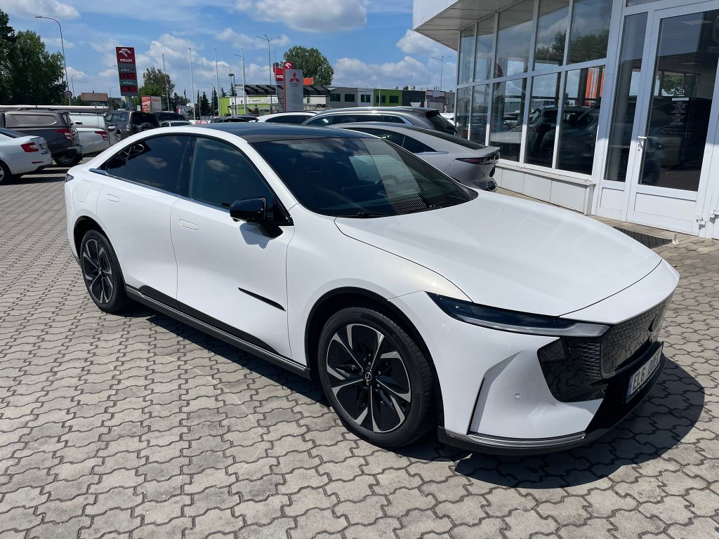 Mazda 6e