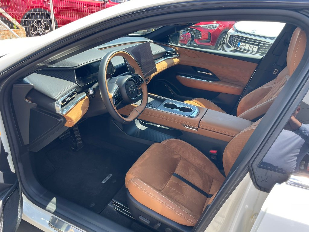 Mazda 6e