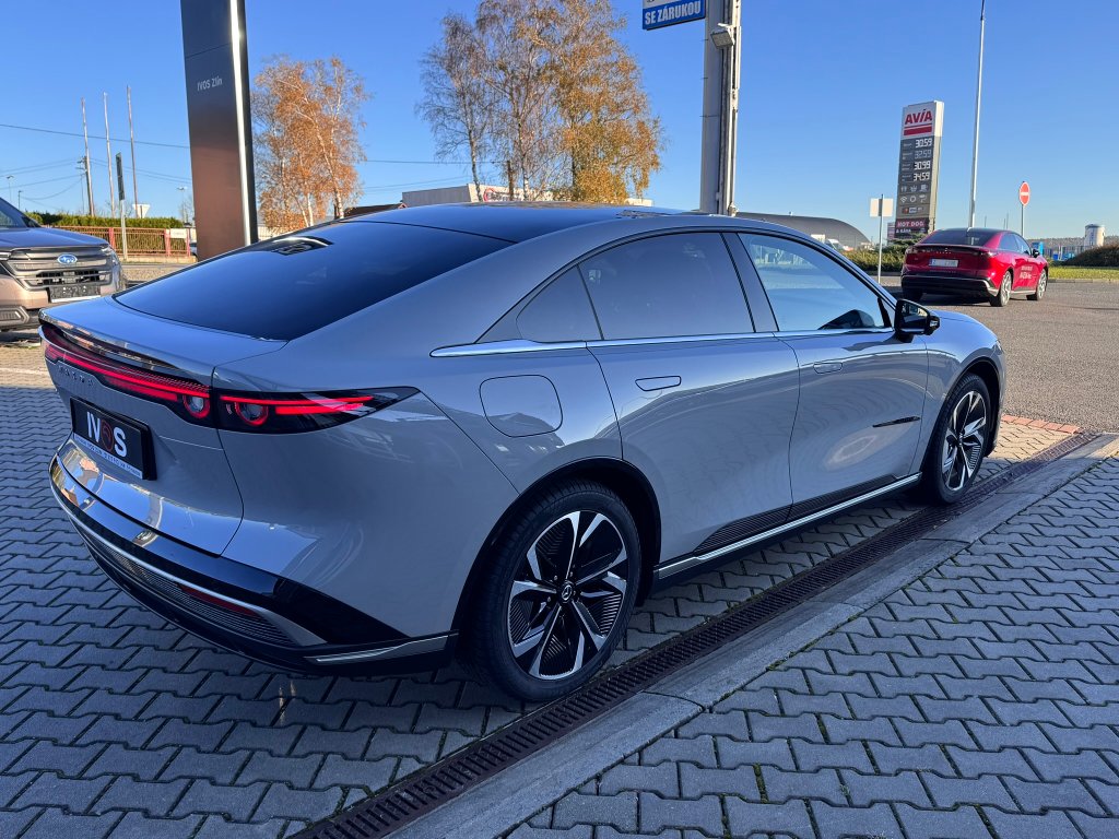 Mazda 6e